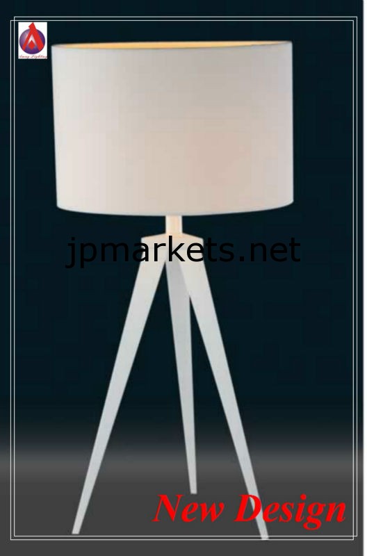白い影のホテルのプロジェクトの三角形の金属ベース卸売テーブルランプMT5002W問屋・仕入れ・卸・卸売り