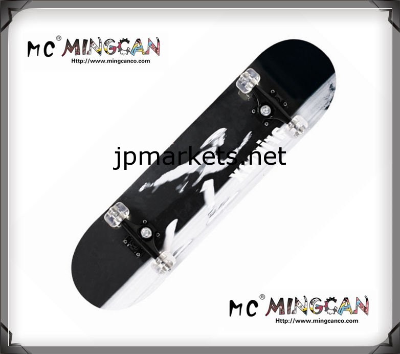 白黒映像のセリウムは最もよい価格のカナダのかえでのスケート板セリウムが付いている専門のスケートボードPUの車輪を承認した問屋・仕入れ・卸・卸売り