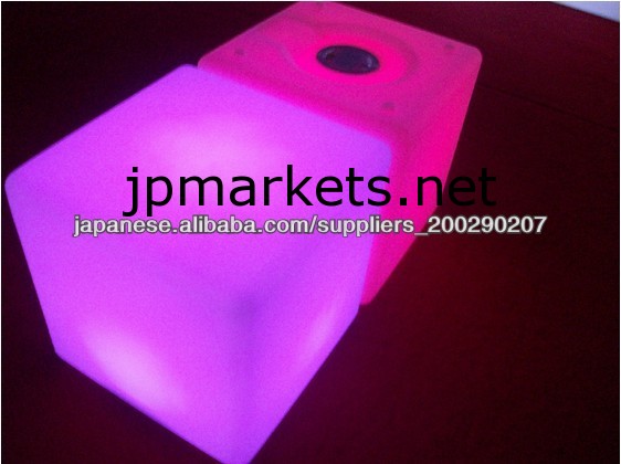 LEDキューブライトを導いた装飾的なプラスチック製のテーブル RGBライト問屋・仕入れ・卸・卸売り