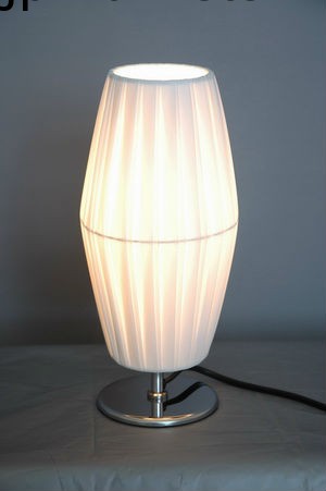 電源コンセントを持つテーブルランプ問屋・仕入れ・卸・卸売り