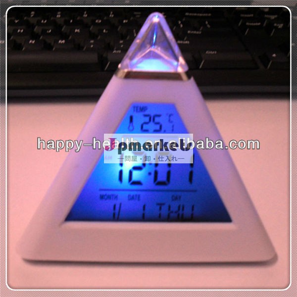 led7色変化2013hotsale三角形のピラミッド音楽カラフルな気分アラームデジタル時計問屋・仕入れ・卸・卸売り