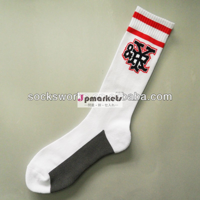 カスタムメイドカスタマイズされたロゴのテキスト靴下ソックススポーツソックスメーカー問屋・仕入れ・卸・卸売り