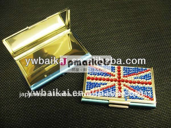 カラフルな花びらと、 ファッショナブルなダイヤモンドの名刺ケースを見せびらかす問屋・仕入れ・卸・卸売り