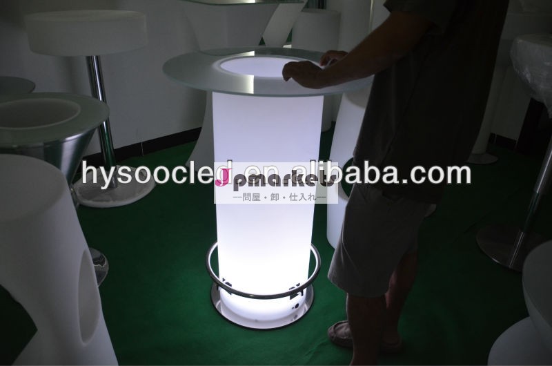 点灯しているledの宴会やフットレストのグラスを持つテーブル問屋・仕入れ・卸・卸売り