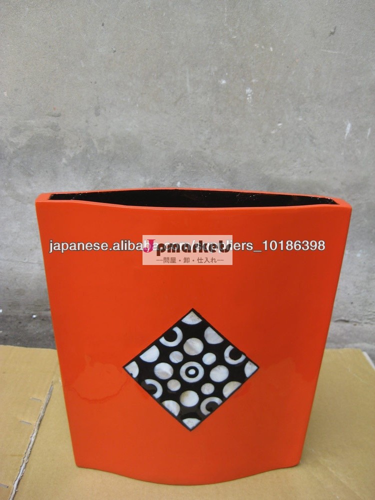 中央にひし形MOPインレイを持つユニークな形のオレンジラッカーの花瓶問屋・仕入れ・卸・卸売り