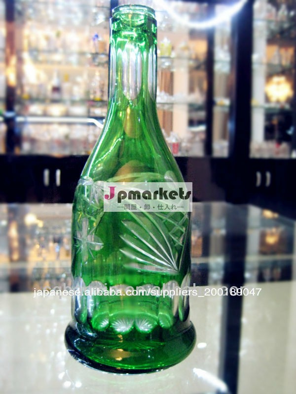 装飾的な花刻まれたホットな新緑色のガラスワインボトル500ml( ガラス工場)問屋・仕入れ・卸・卸売り