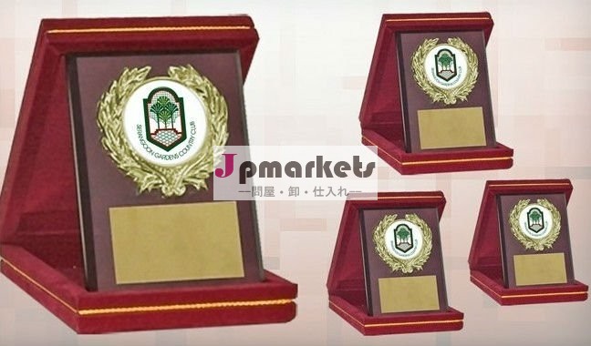 木製のフレームと金属製のエンブレム問屋・仕入れ・卸・卸売り