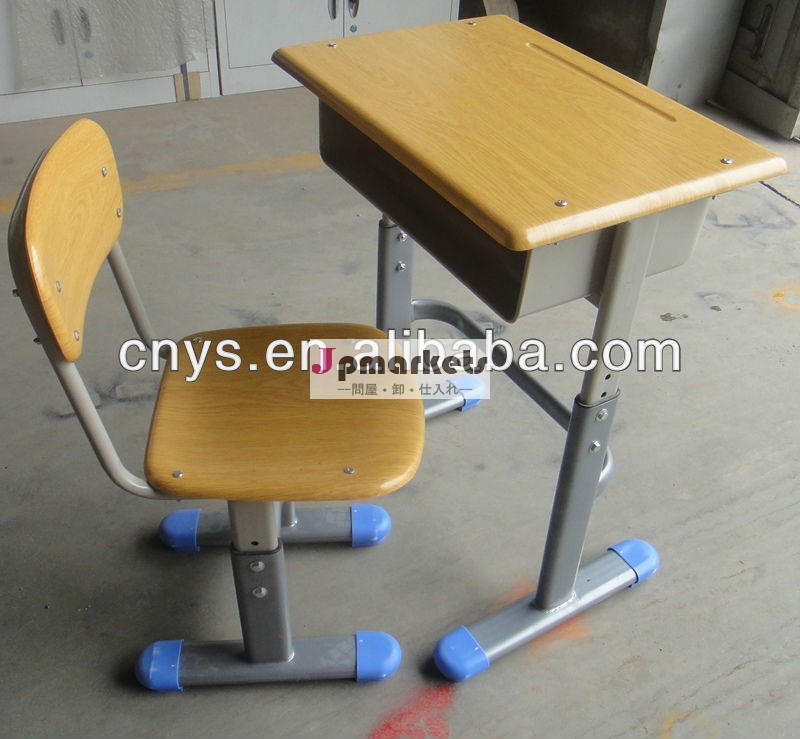 近代的な学校用家具使用される学生の机と椅子問屋・仕入れ・卸・卸売り