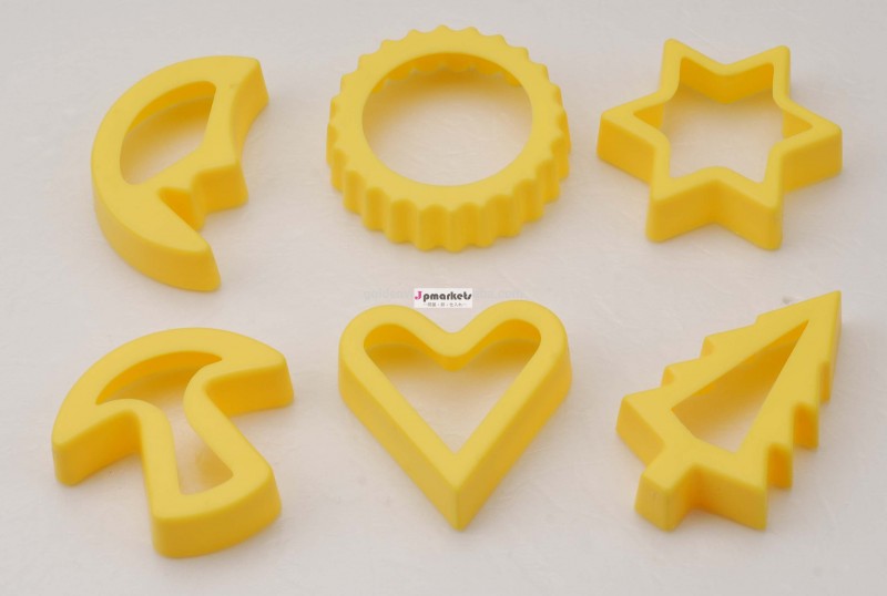 漫画かわいい子6個プラスチック製のクリスマスツリー日月ベツレヘムの星キノコハートのクッキーカッターのケーキベーキング金型ツール問屋・仕入れ・卸・卸売り