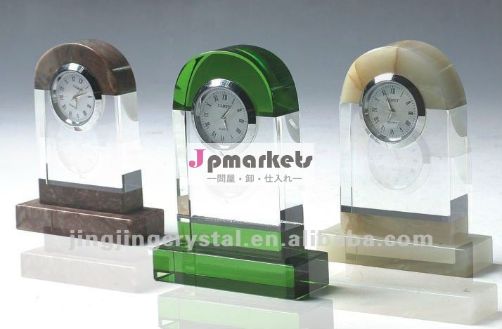 カラフルなクリスタルガラス卓上時計中国工場供給問屋・仕入れ・卸・卸売り
