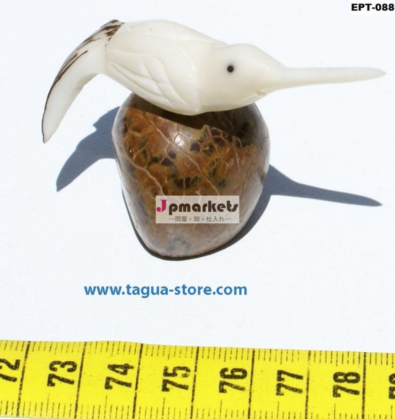 コレクションの鳥のTaguaのナットの置物Colibriを切り分ける手問屋・仕入れ・卸・卸売り