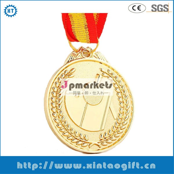 高品質のアンティーク2014年カスタムフットボールのメダルトロフィーカップ問屋・仕入れ・卸・卸売り