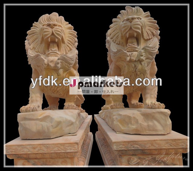 手- 彫刻が施された赤石ライオン販売のための彫像問屋・仕入れ・卸・卸売り