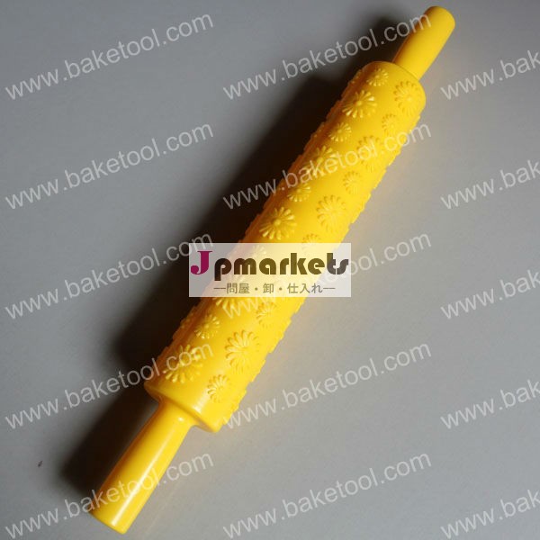 黄色のデイジープラスチックパターンは、 ピンをローリング問屋・仕入れ・卸・卸売り