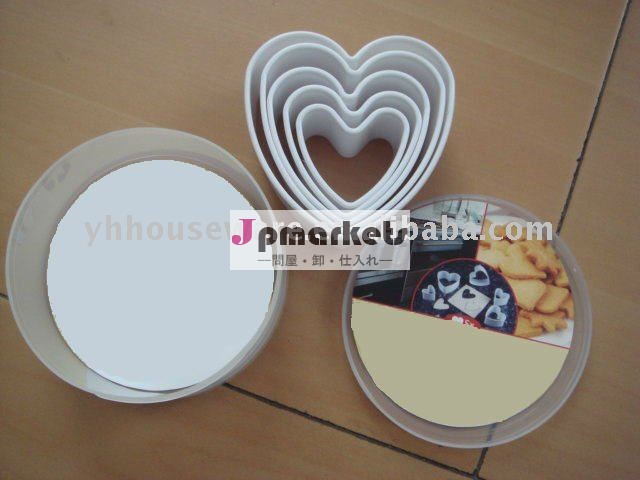Bpaフリーカラフルなプラスチック製の心- の形のクッキーカッター問屋・仕入れ・卸・卸売り