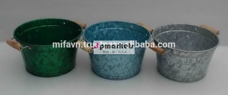 ベトナムのための新製品2015亜鉛じょうろカラフルな装飾的なジョーロに水が問屋・仕入れ・卸・卸売り