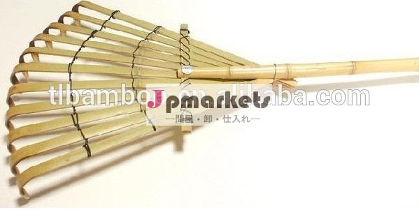 竹の庭の熊手は高品質竹ハンドル付き問屋・仕入れ・卸・卸売り