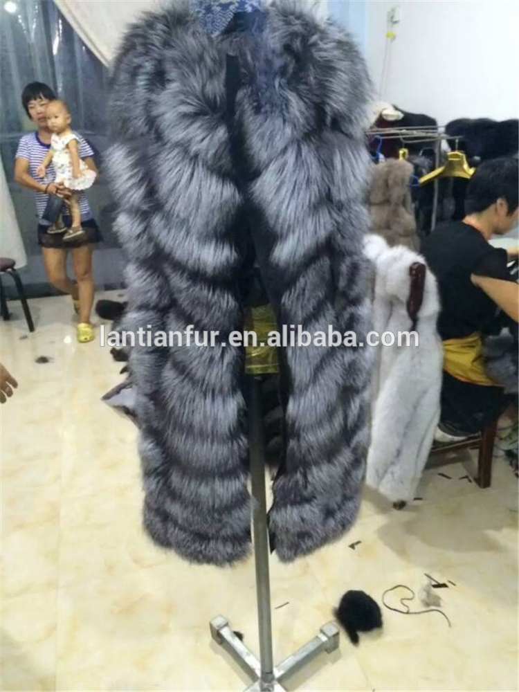 自然銀ロシアの女性コートキツネの毛皮のベスト-コート問屋・仕入れ・卸・卸売り