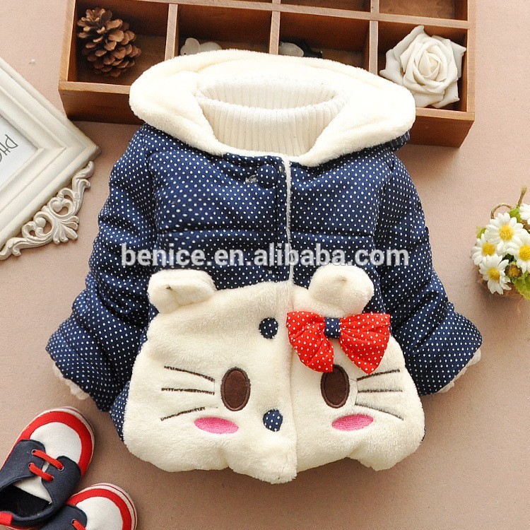 猫とちょう結び冬用の女の赤ちゃんのジャケット-キッズ服　コート問屋・仕入れ・卸・卸売り