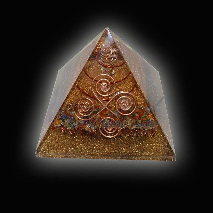 レイキを持つアメジストチョウコーオルゴンのピラミッド: 自然な瑪瑙のピラミッドorgane- を購入-記念品問屋・仕入れ・卸・卸売り