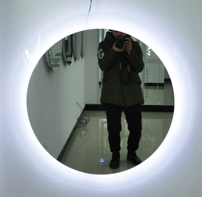 led浴室の無限大3d2015近代的な装飾的な虚栄心5mmシルバーサロン付きバックライト付きスイッチledライト付化粧鏡-バスミラー問屋・仕入れ・卸・卸売り