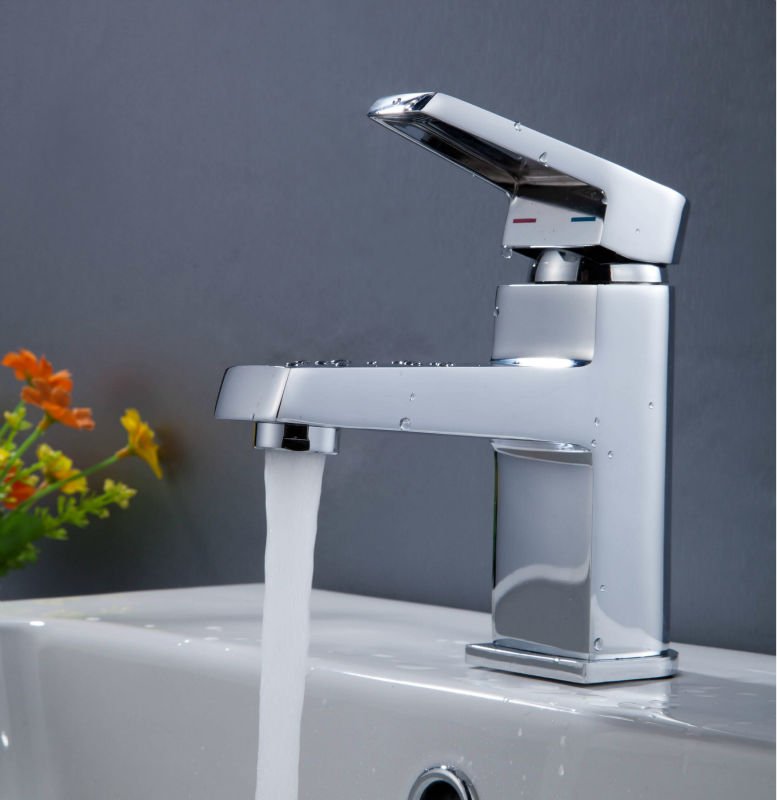 シングルハンドルはクロームボディタップ終了真鍮の浴室のための-衛生水栓問屋・仕入れ・卸・卸売り