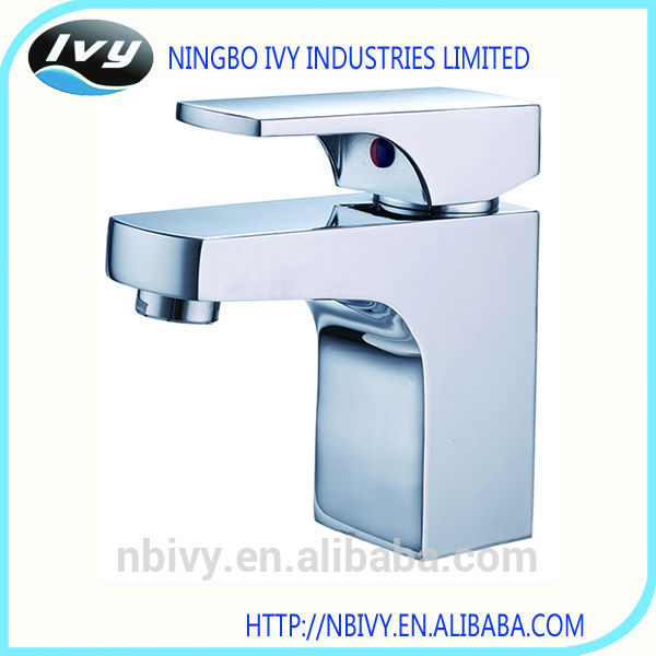 I10001真鍮の単一の穴の洗面器のコック(洗面器のミキサー、洗面器の蛇口)-衛生水栓問屋・仕入れ・卸・卸売り