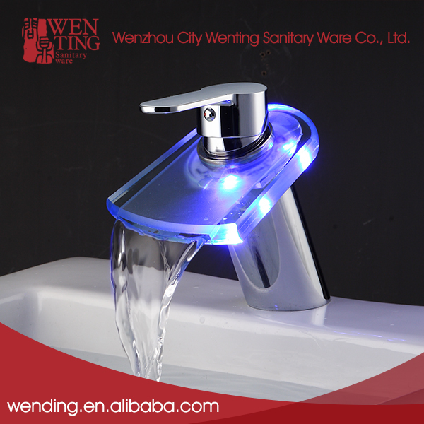 中国新純水耐久性のある真鍮製中国製台所の蛇口を導いた-バスルーム洗面台問屋・仕入れ・卸・卸売り