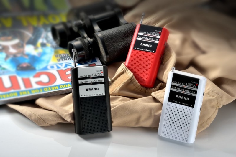 熱い販売のキュービックミニfmラジオブルートゥーススピーカーusbポートを持つ任意のポータブルオーディオプレーヤー-家のラジオ問屋・仕入れ・卸・卸売り