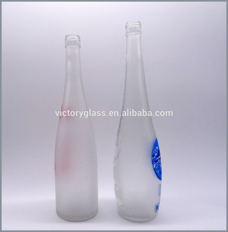 750ミリリットルつや消しクリスタルラウンド水ガラスボトルでスクリューキャップ-ボトル問屋・仕入れ・卸・卸売り
