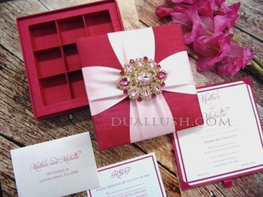 ホットピンク高級結婚式の招待ボックス絹のギフトボックス-梱包箱問屋・仕入れ・卸・卸売り