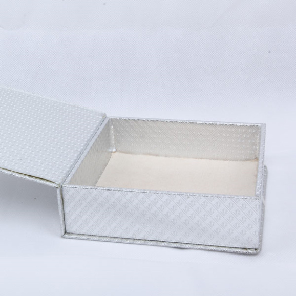エンボス加工ロゴの豪華なギフト高品質の紙は、 カートンボックスに梱包-梱包箱問屋・仕入れ・卸・卸売り