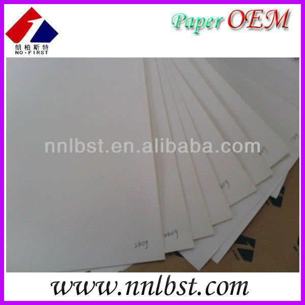 白い色のpeコート紙230gsm-専門用紙問屋・仕入れ・卸・卸売り