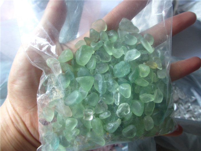 ナチュラル グリーン蛍石ビーズ 、蛍石砂利、 タン ブル クリスタル石-宗教工芸品問屋・仕入れ・卸・卸売り