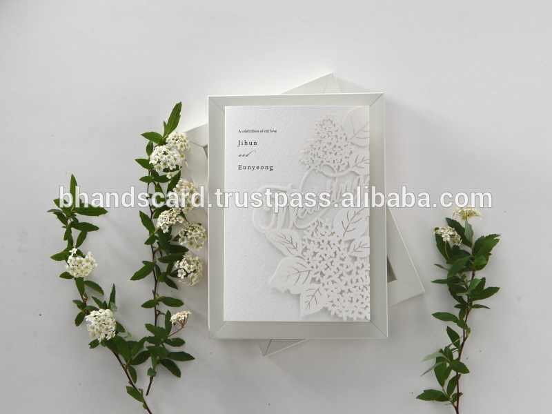 オリジナルカード白bhandsレーザーカット花bh5086結婚式の招待状のカード-紙工芸品、ペーパークラフト問屋・仕入れ・卸・卸売り