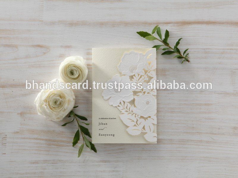 オリジナルカード白bhandsレーザーカット花bh5087結婚式の招待状のカード-紙工芸品、ペーパークラフト問屋・仕入れ・卸・卸売り