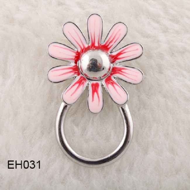 卸売熱い販売のファッションジュエリーの合金のラインストーンの花状の磁気眼鏡ホルダー-金属工芸品問屋・仕入れ・卸・卸売り