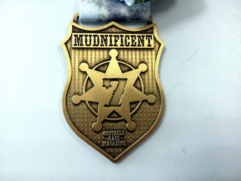 亜鉛合金鋳物アンティークゴールドメッキシールド形状の勲章勲章は、 カスタマイズ-金属工芸品問屋・仕入れ・卸・卸売り