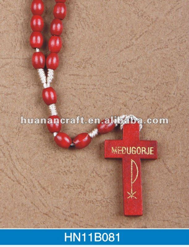 赤い束ねられた木製の波形のビードの数珠の祈りの数珠、十字の数珠-木工芸品、ウッドクラフト問屋・仕入れ・卸・卸売り