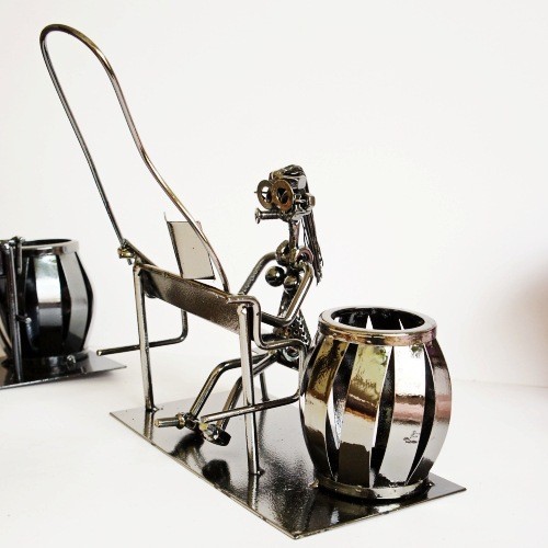 創造的なペンホルダーアイアンマンのピアノ音楽パーソナリティスタイル事務用品新しいモデルのファッションデザイン装飾的な金属工芸品-金属工芸品問屋・仕入れ・卸・卸売り