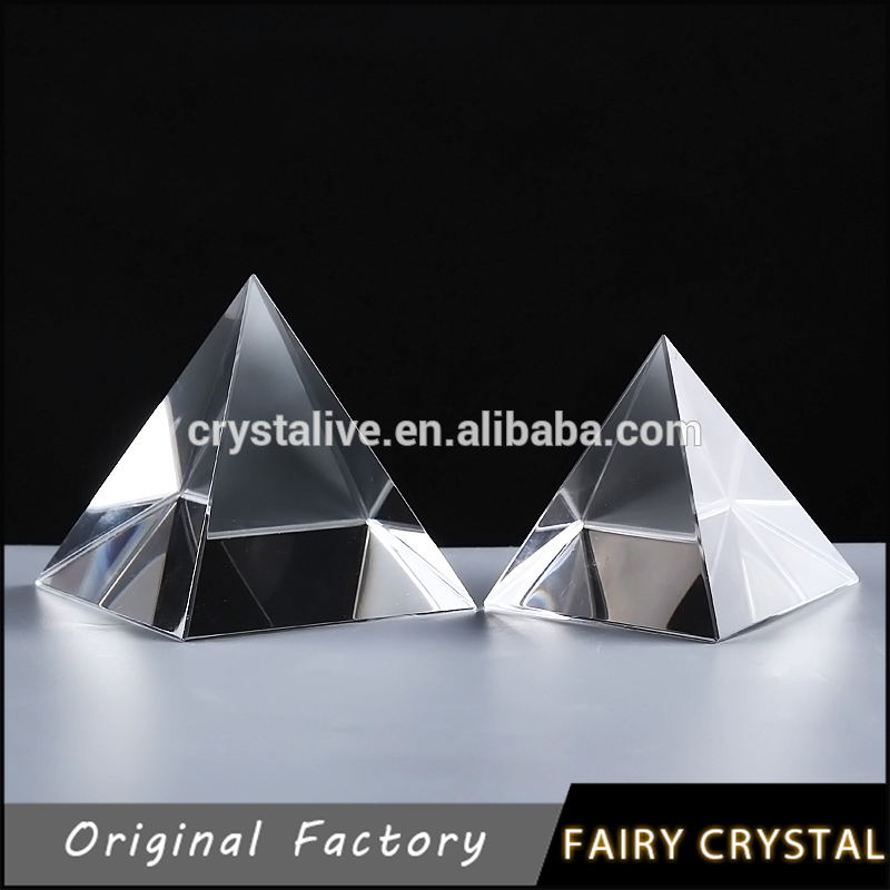 原料クリスタルピラミッドの装飾-記念品問屋・仕入れ・卸・卸売り