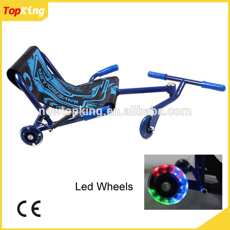 キッズバイクスクーター3輪子のスクーターの上に座るled付車輪-キックボード問屋・仕入れ・卸・卸売り