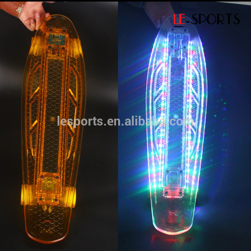 新しい新鮮な pc素材ボード led スケート ボード を育てる に ダーク-キックボード問屋・仕入れ・卸・卸売り