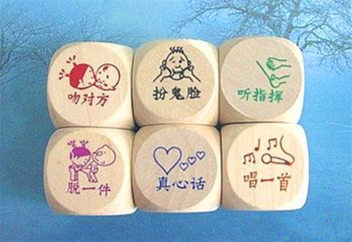 高品質で美しいカスタム演劇のための正方形の木のサイコロ-サイコロ問屋・仕入れ・卸・卸売り