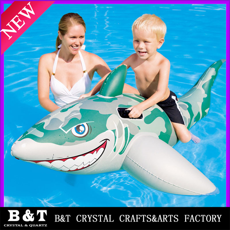 子供のおもちゃ熱い夏泳ぐ製品pvcをサメインフレータブルに乗る-浮き輪問屋・仕入れ・卸・卸売り