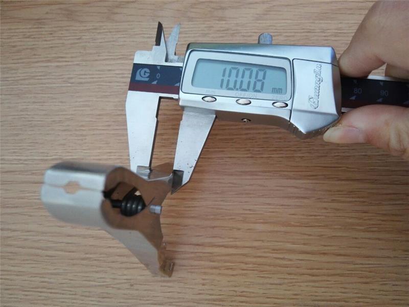 供給120ワット/12ボルト折りたたみソーラーパネル付きソーラーコントローラ、ファスナー、支持脚、延長ケーブル5メートルでワニ口クリップ-ダブルクリップ問屋・仕入れ・卸・卸売り