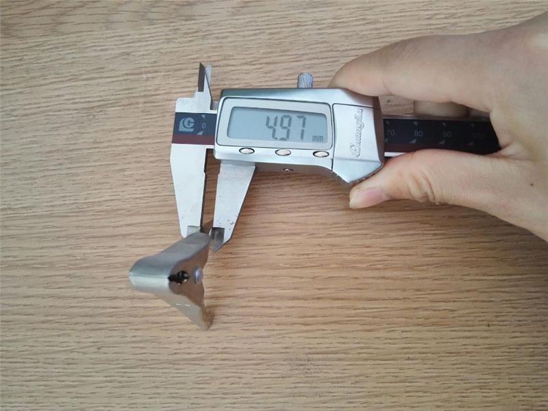 供給ポケッタブルdiy格納式プラスチックバッジホルダープルリールでワニ口クリップ用パンチングカードとプロモーションギフト-ダブルクリップ問屋・仕入れ・卸・卸売り