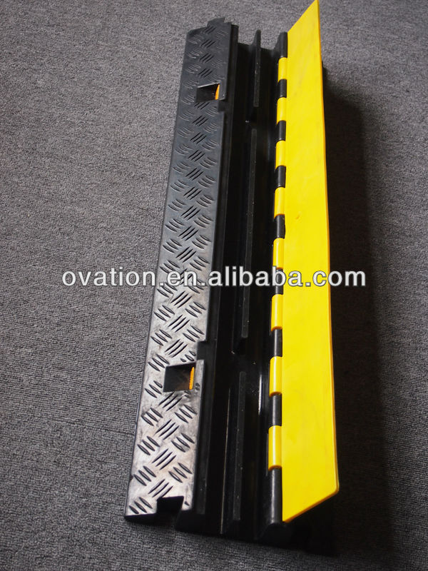 黒と黄色2waays床のケーブルプロテクター-配線ダクト問屋・仕入れ・卸・卸売り