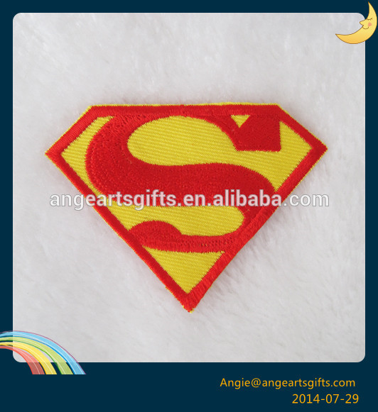 スーパーマンのロゴをラッキークマの刺繍のパッチ-パッチ問屋・仕入れ・卸・卸売り