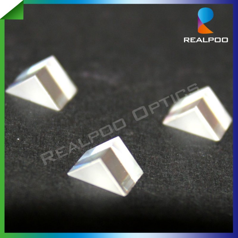 工場出荷時のオファー光学直角プリズム、 5mm*5mm*5mm-プリズム問屋・仕入れ・卸・卸売り